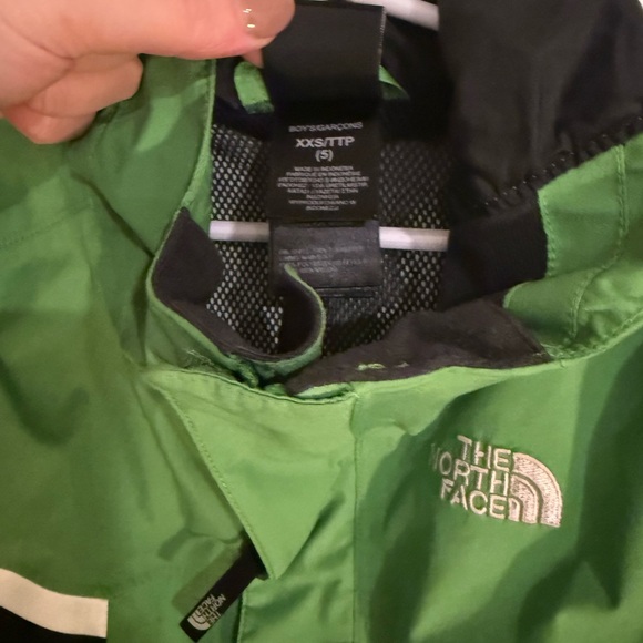 The North Face Kids Green and Black Raincoat - Picture 3 of 4